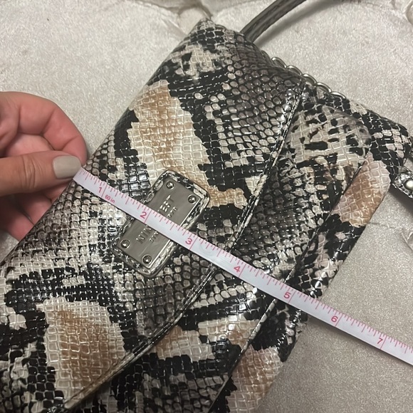 nine west snakeskin bag, convertible. Crossbody strap, and wristlet strap. - Picture 13 of 14